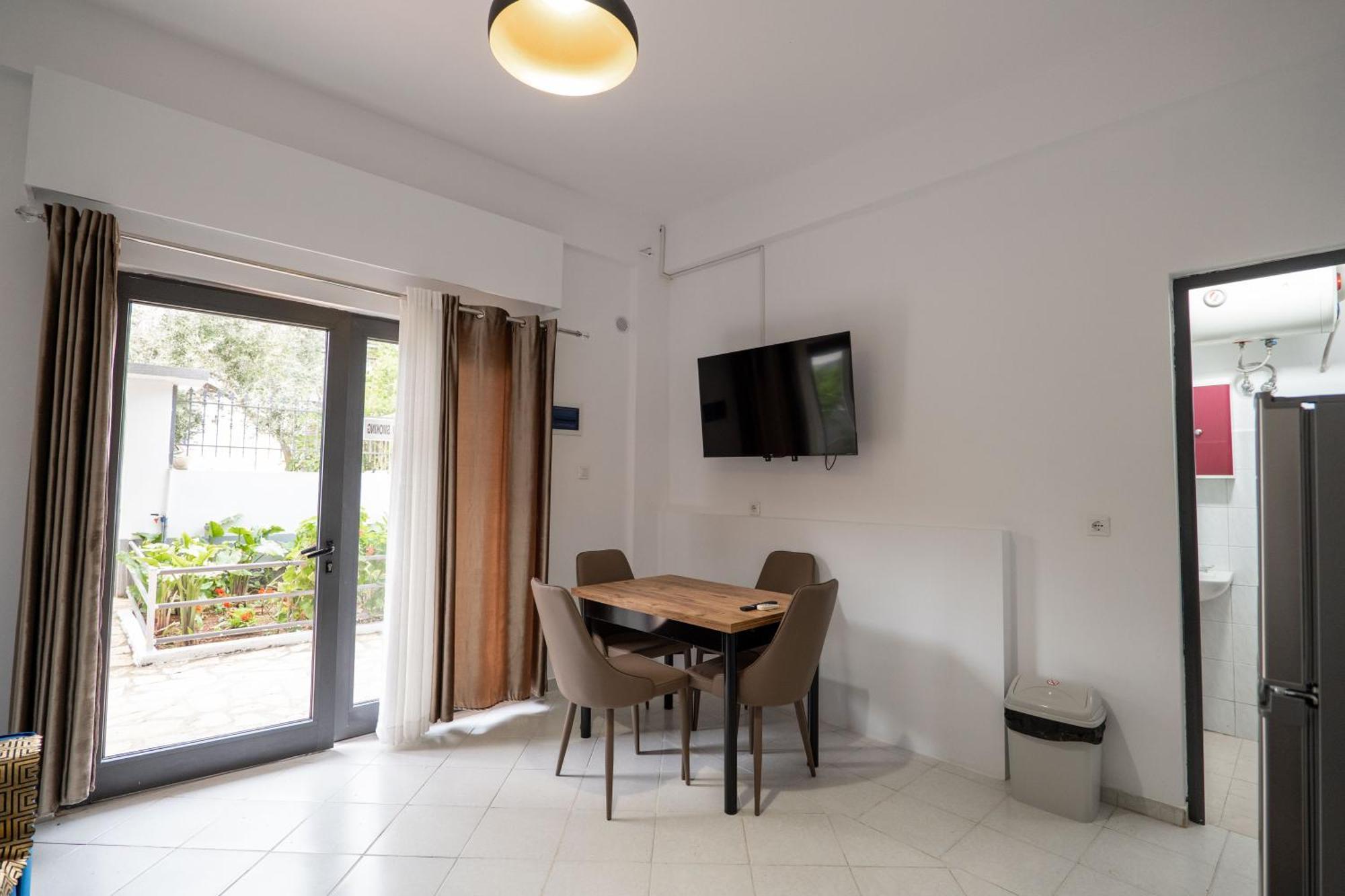 Hoteleks Inn & Suites Саранде Екстериор снимка